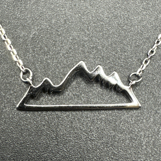 New Condition Sterling Silver 18” Mountain Necklace 925 T29