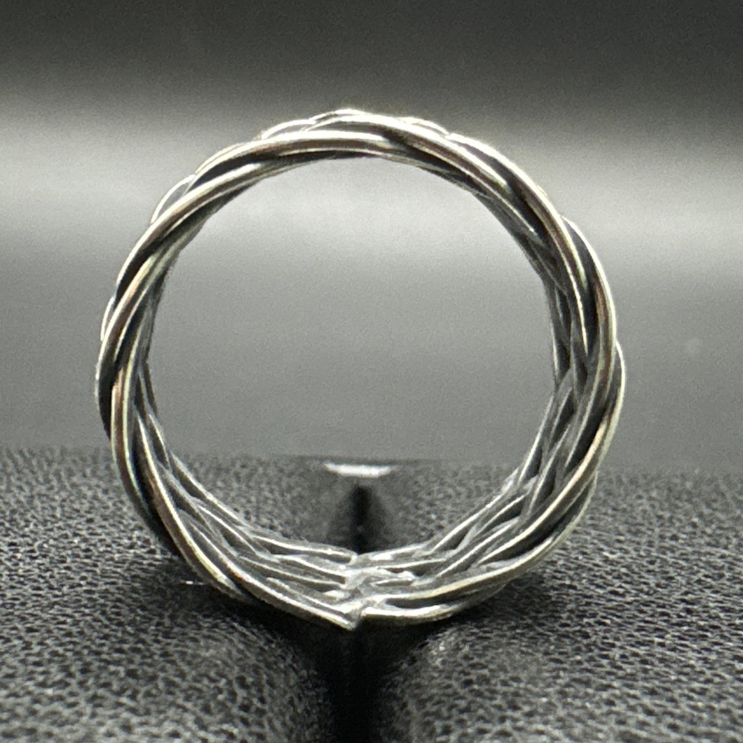 New Condition 8mm Braided Band Ring 925 Size 7
