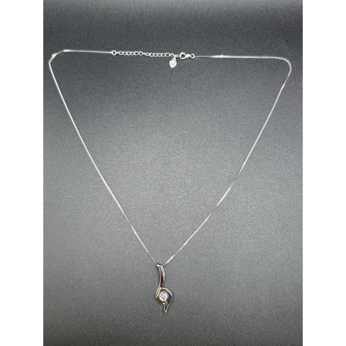 New Condition 18” Sterling Silver Moissanite Modernist Pendant Necklace GRA