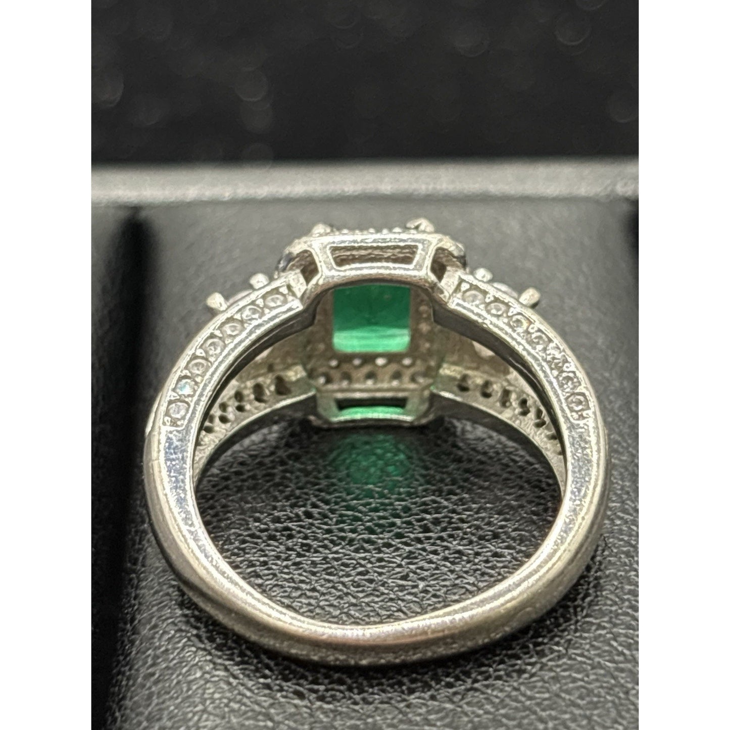 EUC Sterling Silver Green Cubic Zirconia Ring Size 6.00 3 Grams X15