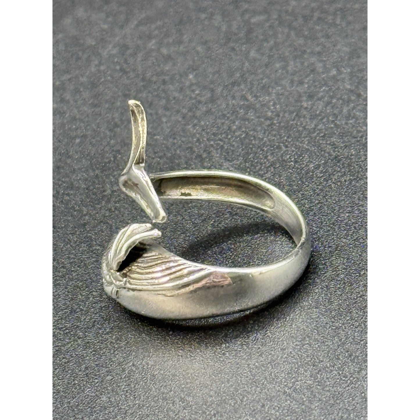 New Condition Sterling Silver Whale Ring Size 7.00 Adjustable