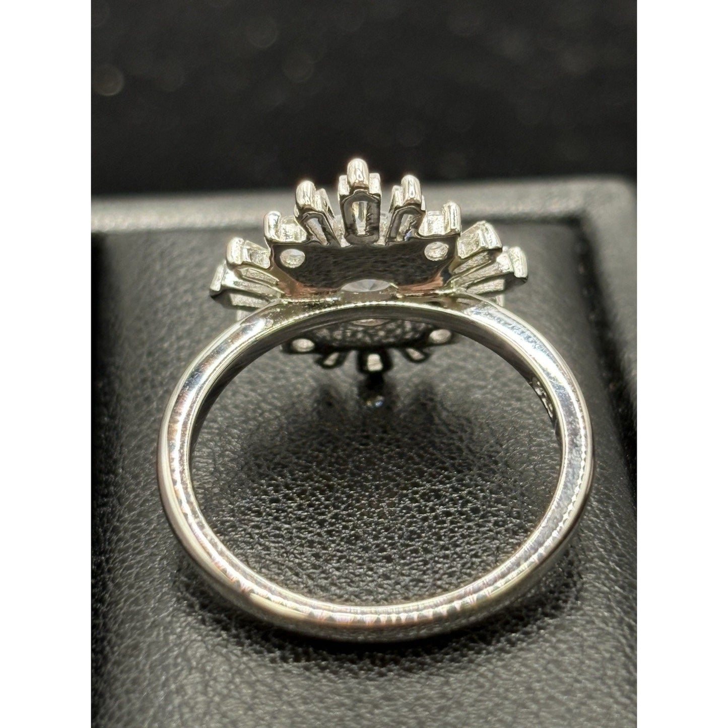 New Condition Starburst Sterling Silver Cubic Zirconia Starburst Ring Size 7