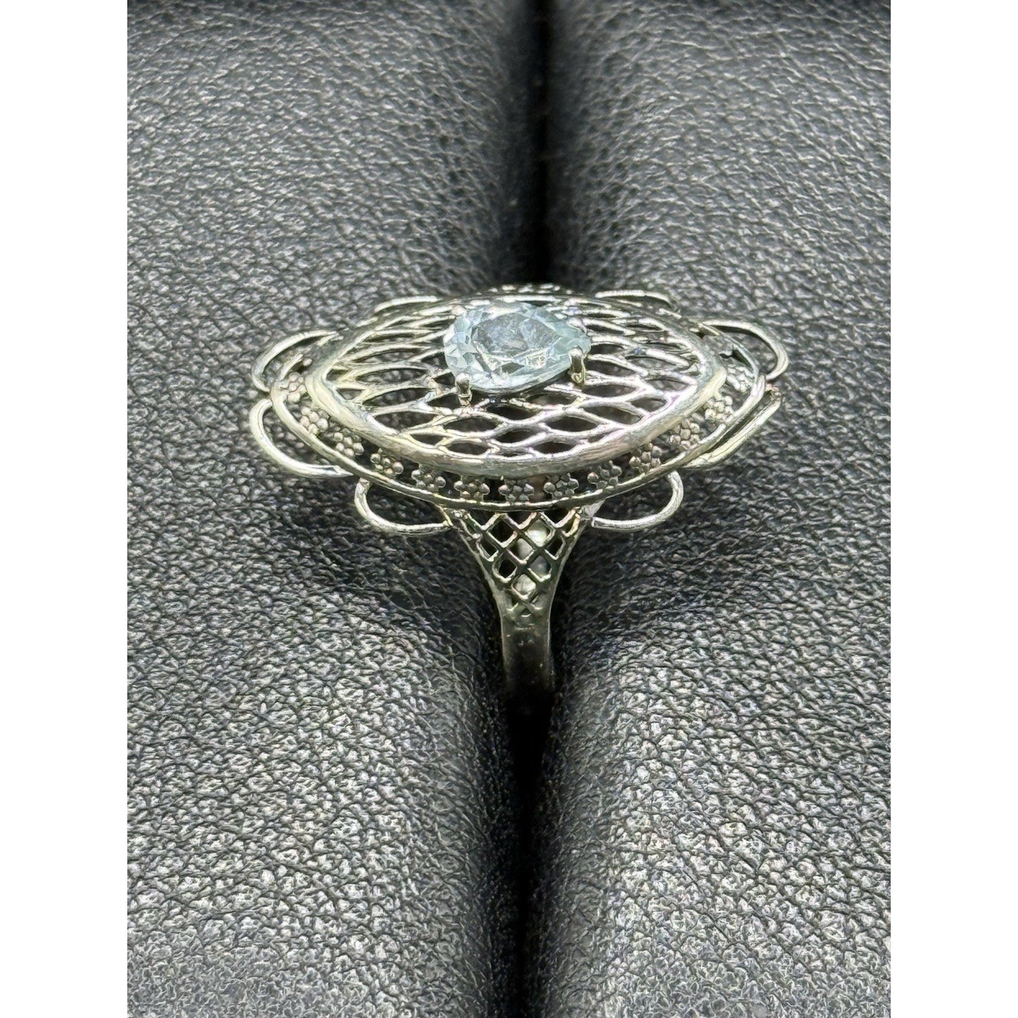 EUC Sterling Silver Genuine Blue Topaz Filigree Ring Size 7.00 925 Q21