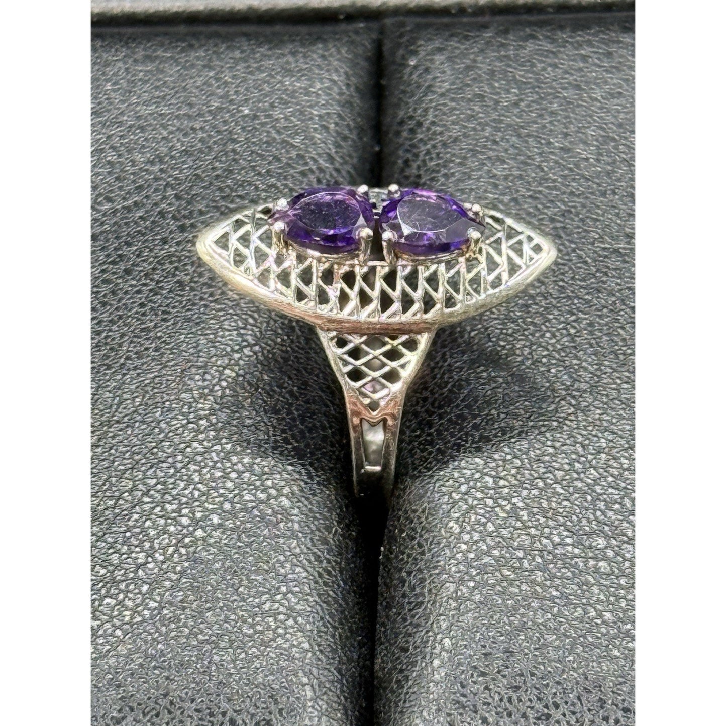 EUC Sterling Silver Double Amethyst Oblong Ring Size 8.00 Q24