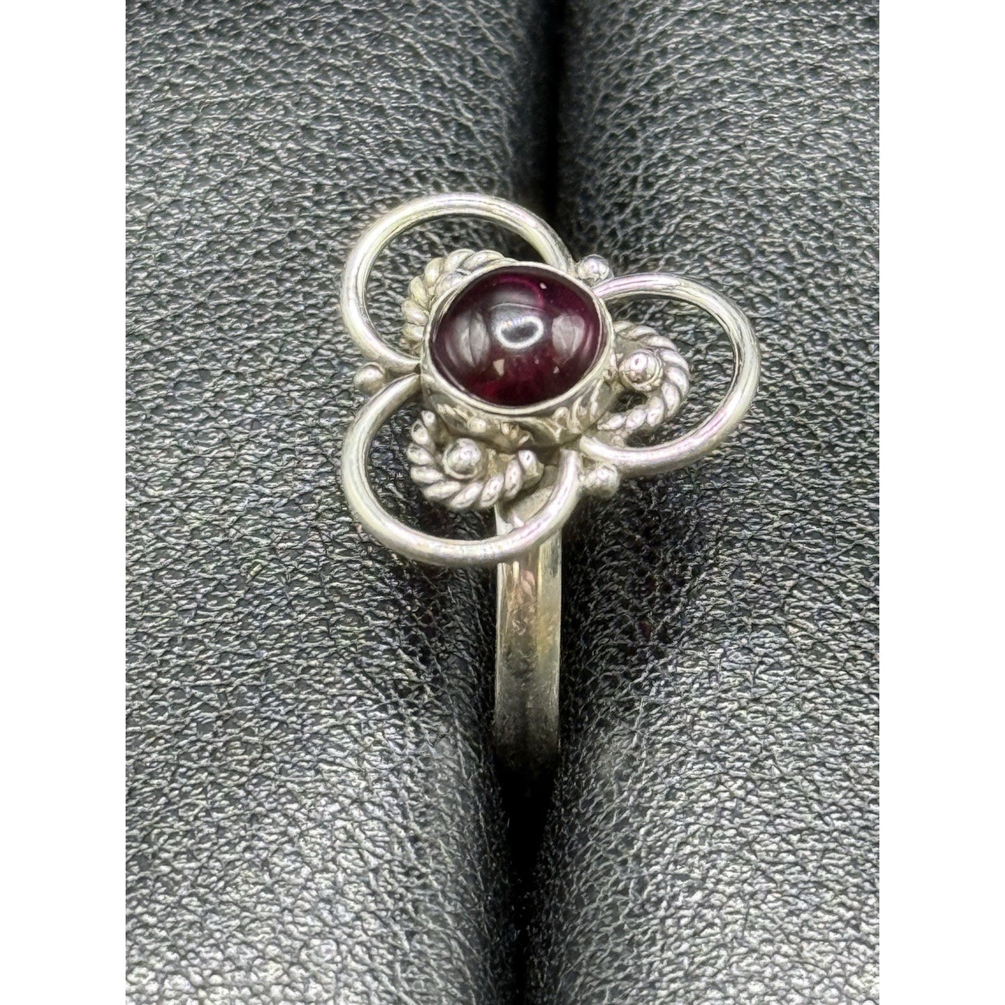 EUC Sterling Silver Genuine Rhodolite Garnet Ring Size 6.00 Q7