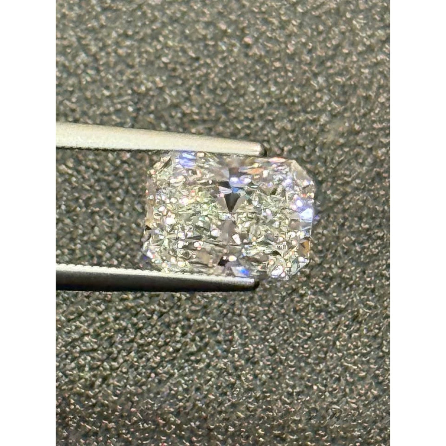 Loose 3.03 Radiant Cut Lab Grown Diamond E Color VVS2 IGI Custom Rings