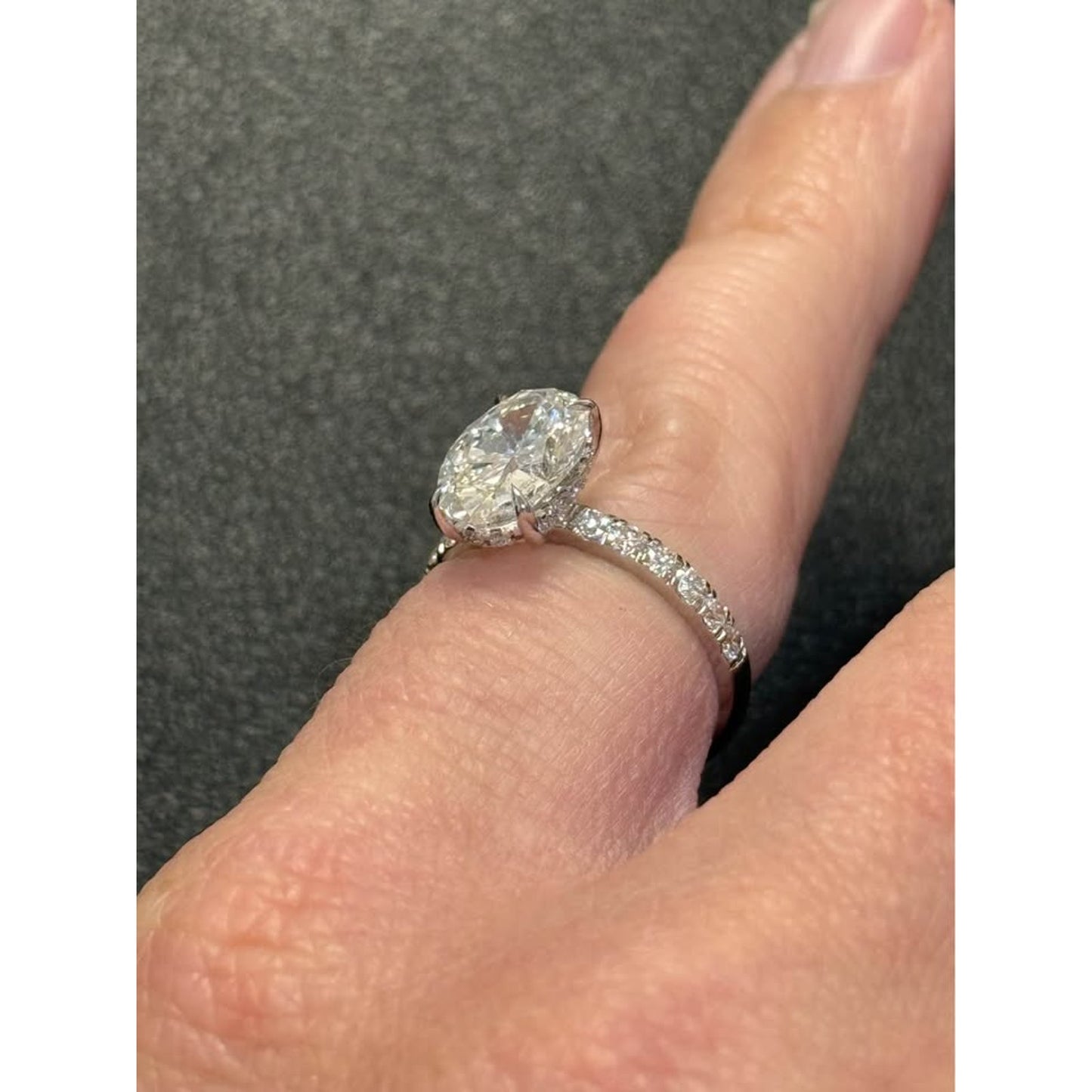 14k White Gold 3.05 Carat Lab Grown Oval E Color VS1 Clarity IGI 3.57 Total Weight