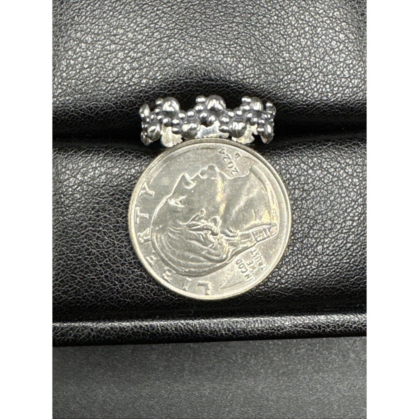 New Condition Sterling Silver Paw Prints Band Ring 925 Size 7