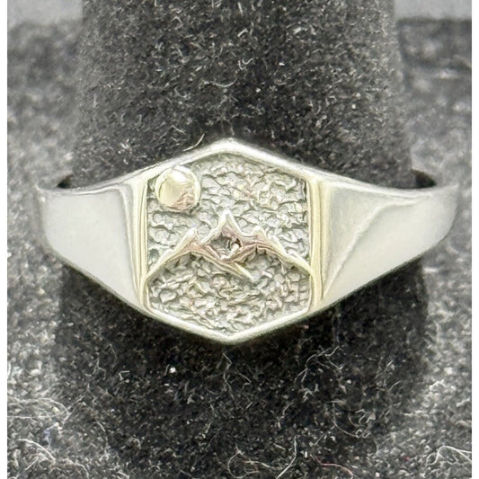 New Condition Sterling Silver Mountains Moon Ring Size 9.75