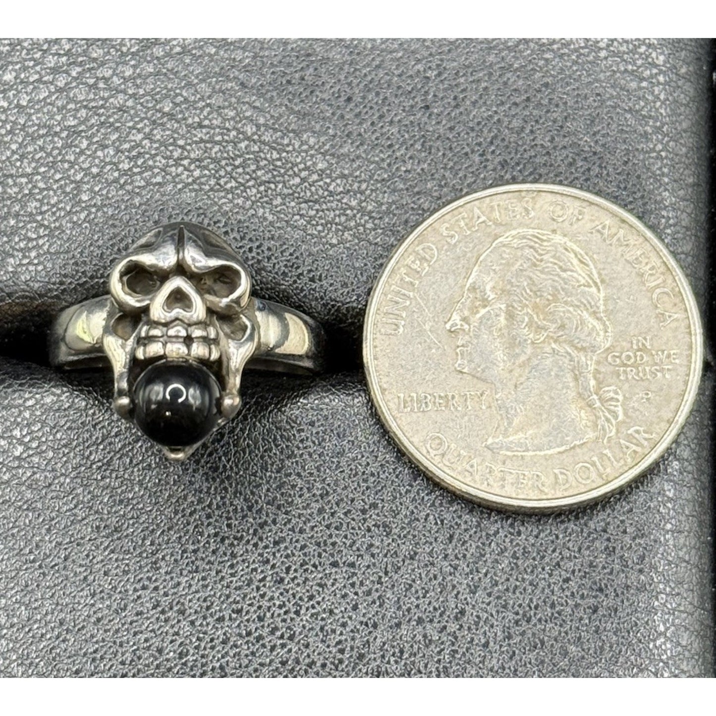 New Condition Sterling Silver Onyx Skull Ring Size 7.00