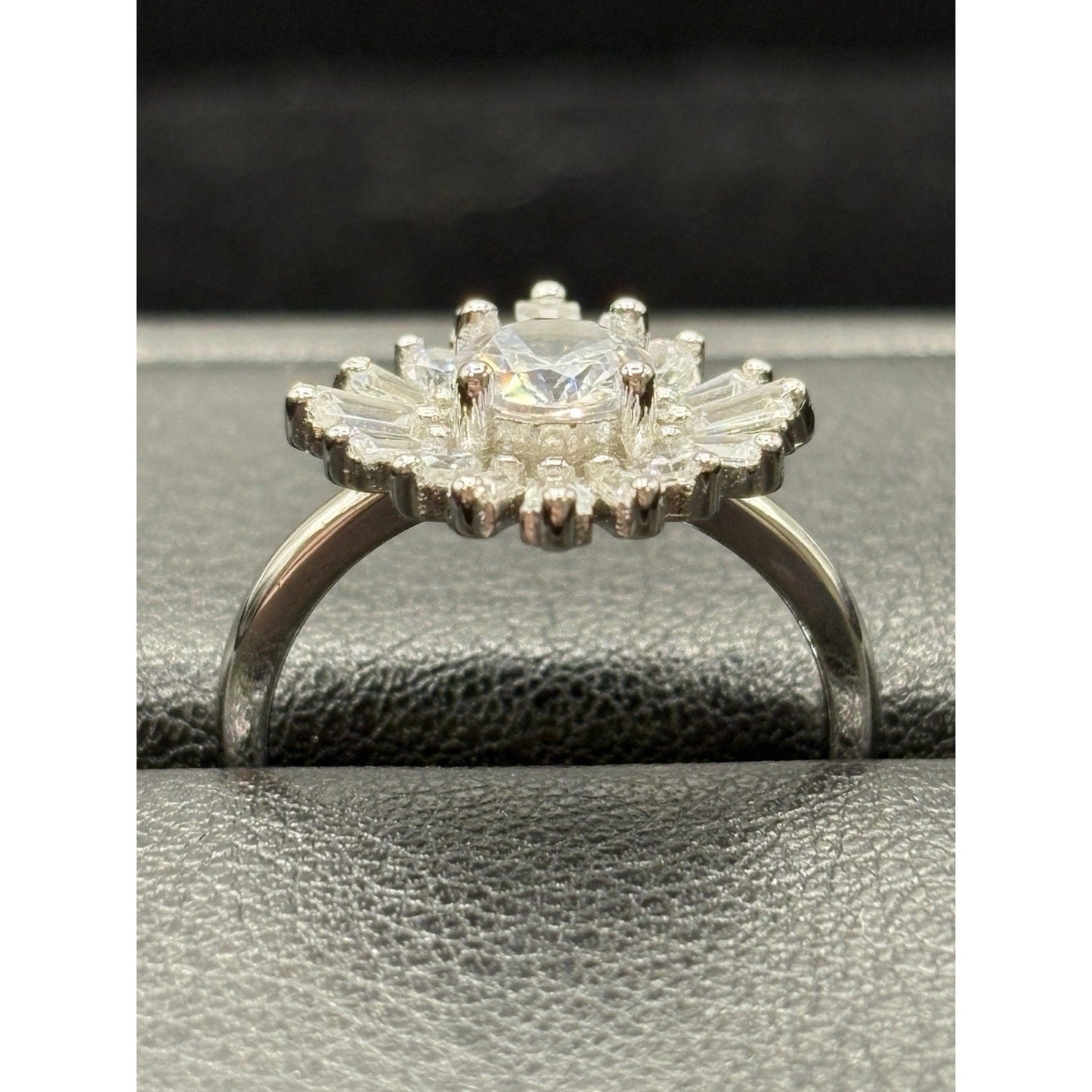 New Condition Starburst Sterling Silver Cubic Zirconia Starburst Ring Size 7