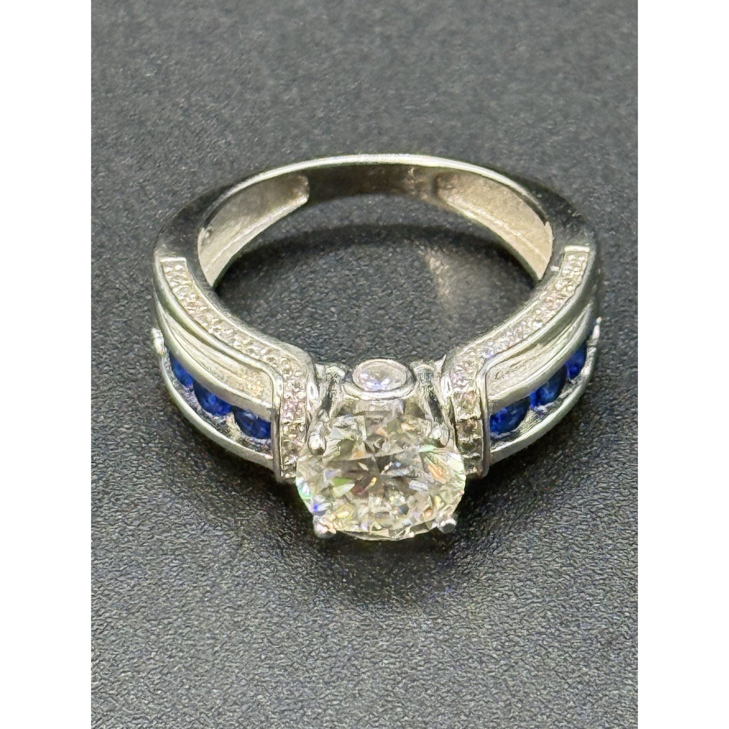 New Condition Sterling Silver Moissanite Blue Cubic Zirconia Ring Size 6.75 GRA