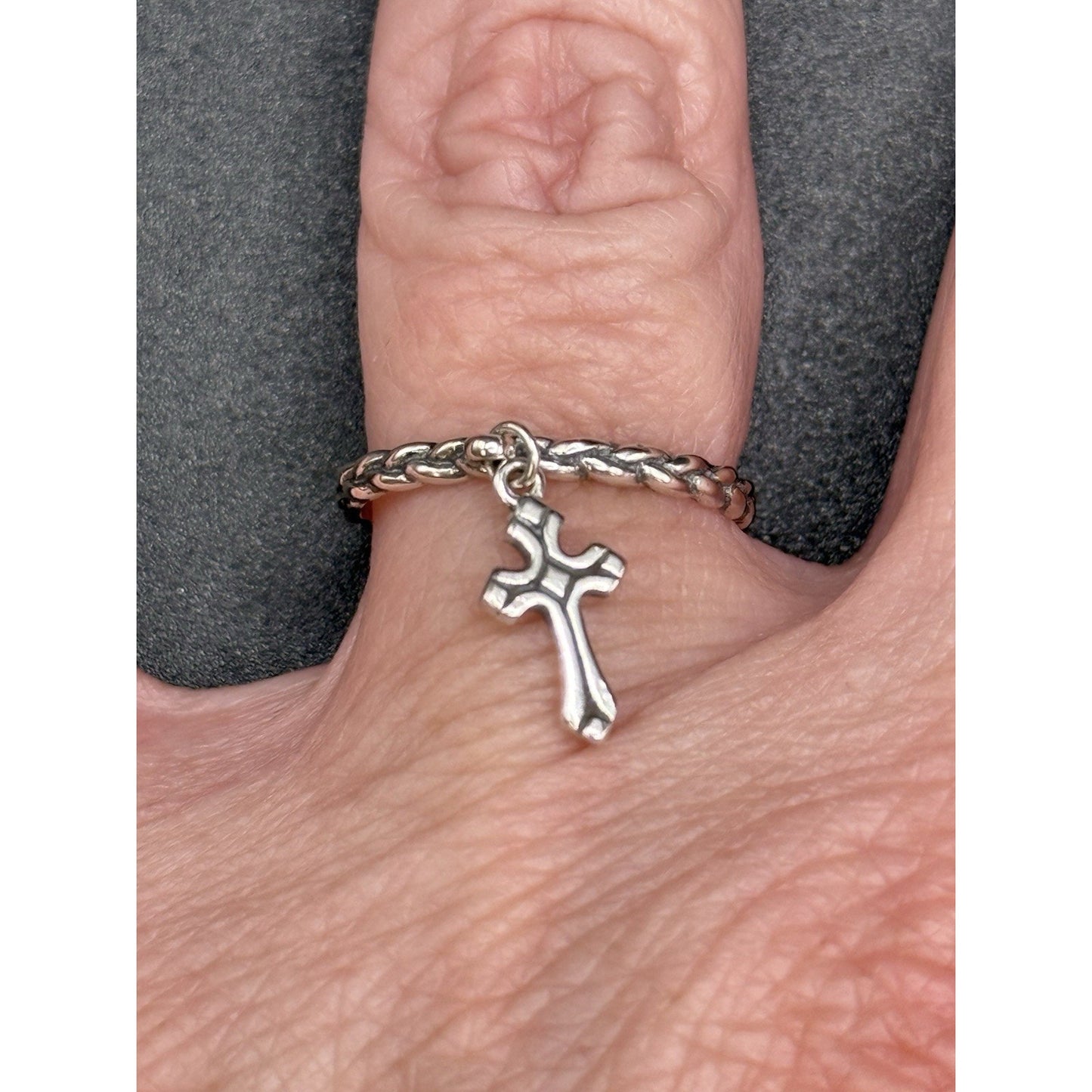 New Condition Sterling Silver Cable Cross Dangle Ring Size 7.00