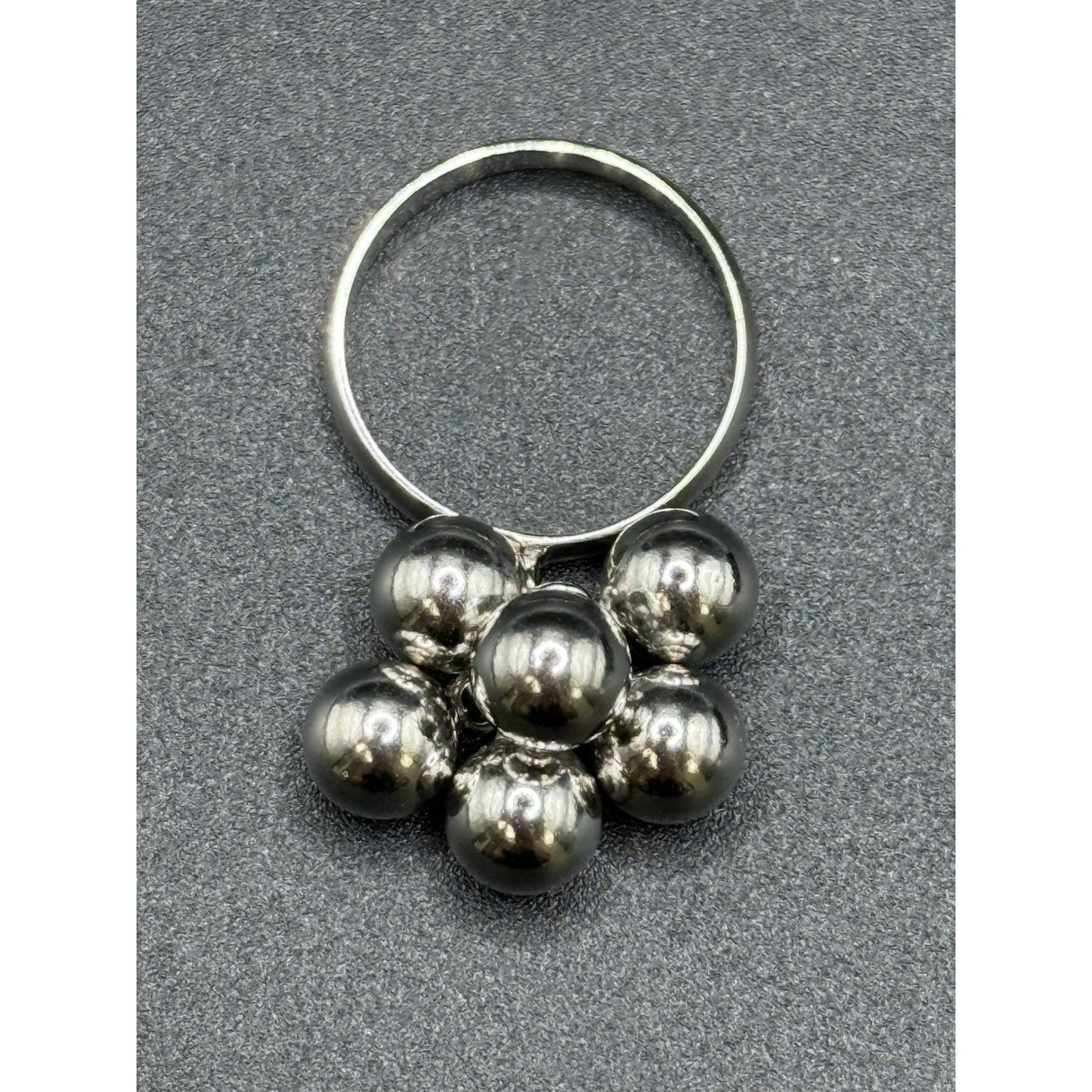 New Condition Sterling Silver Dangling Beads Ring Size 7.00 925