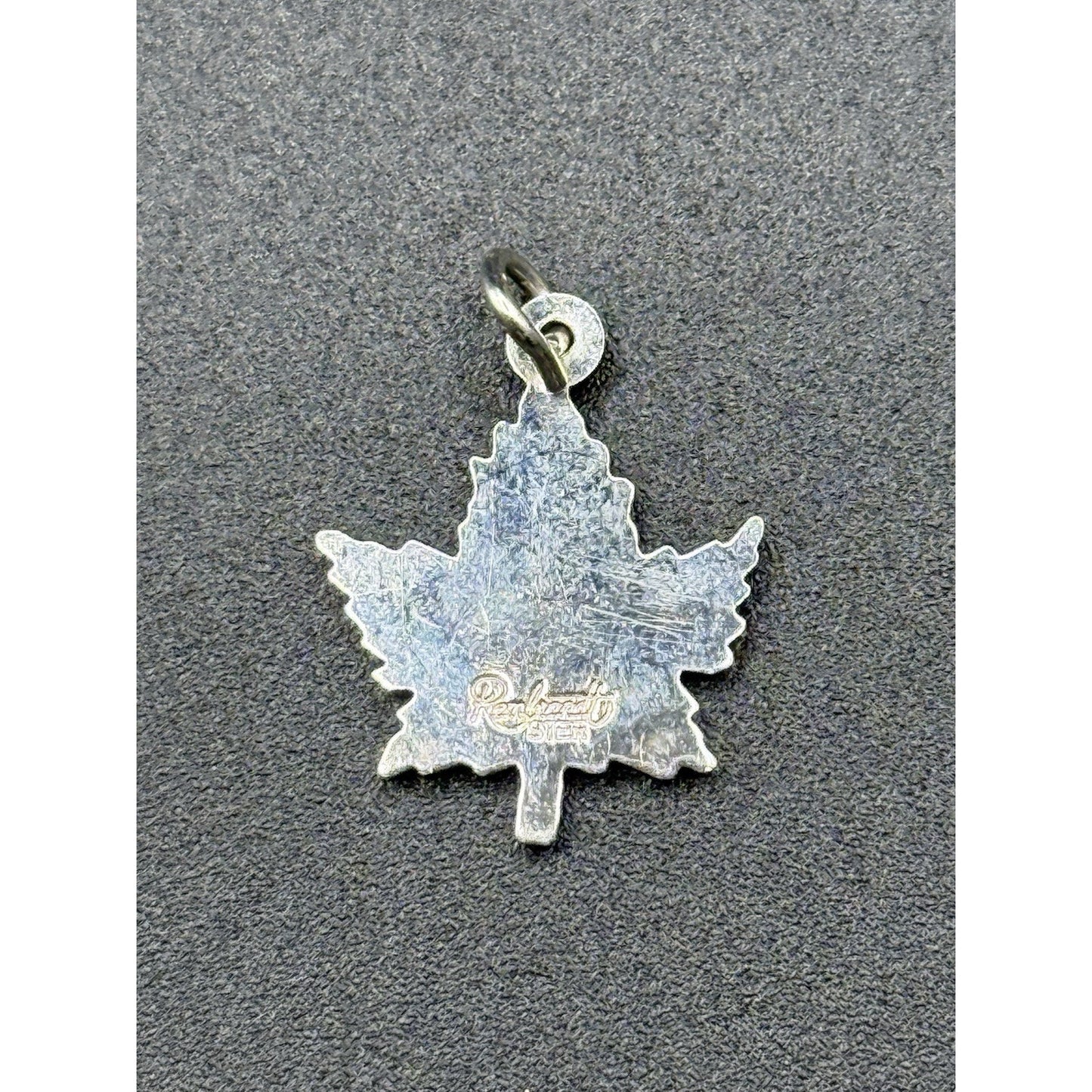 Niagara Falls Canada Maple Leaf Charm Rembrandt 925 N20