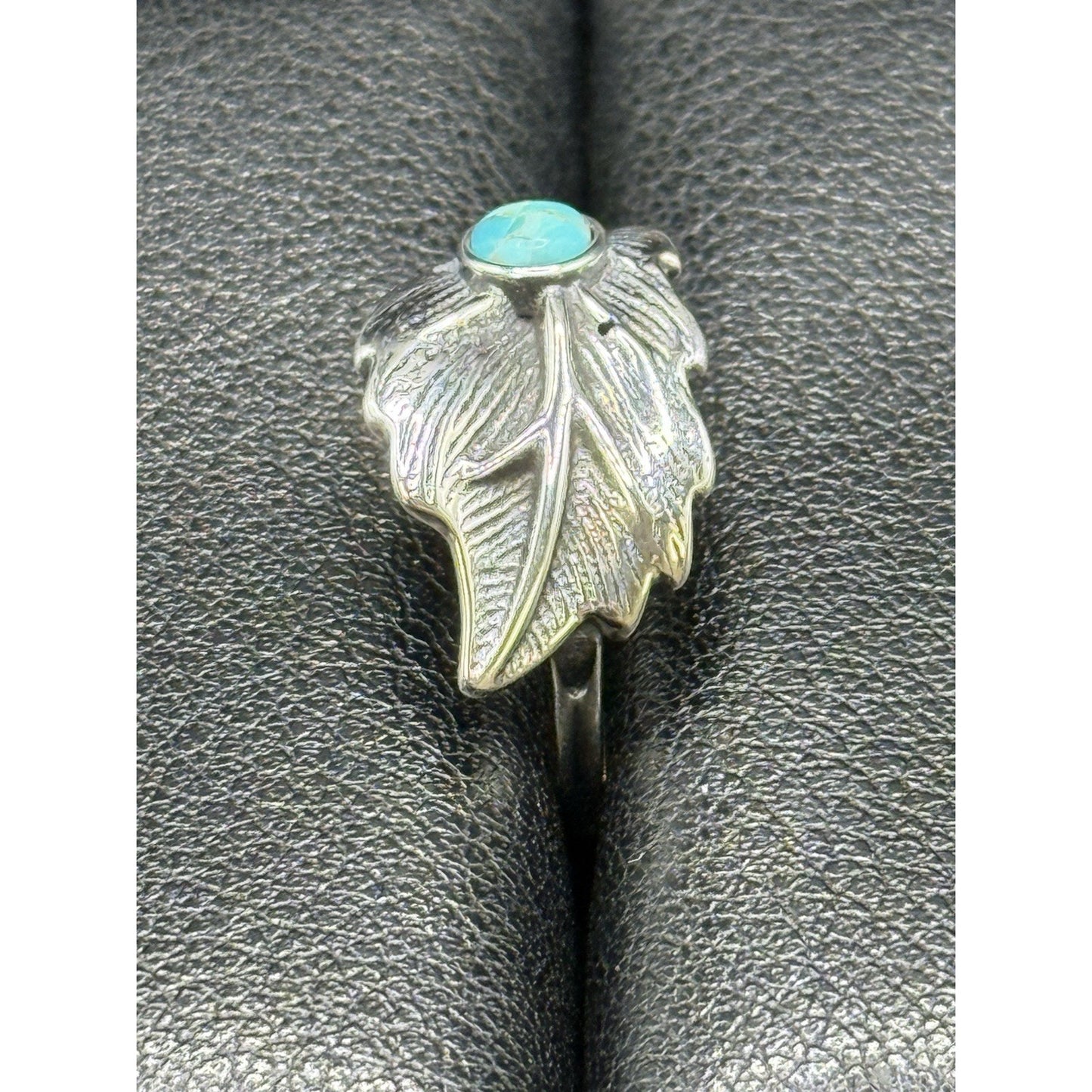 New Condition Sterling Silver Genuine Turquoise Ring Size 7.00