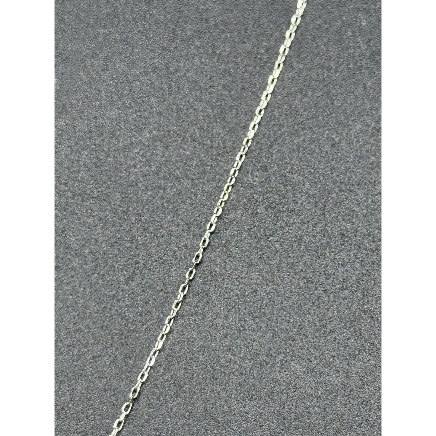 New Condition 18” Sterling Silver Mountain Pendant Necklace 925