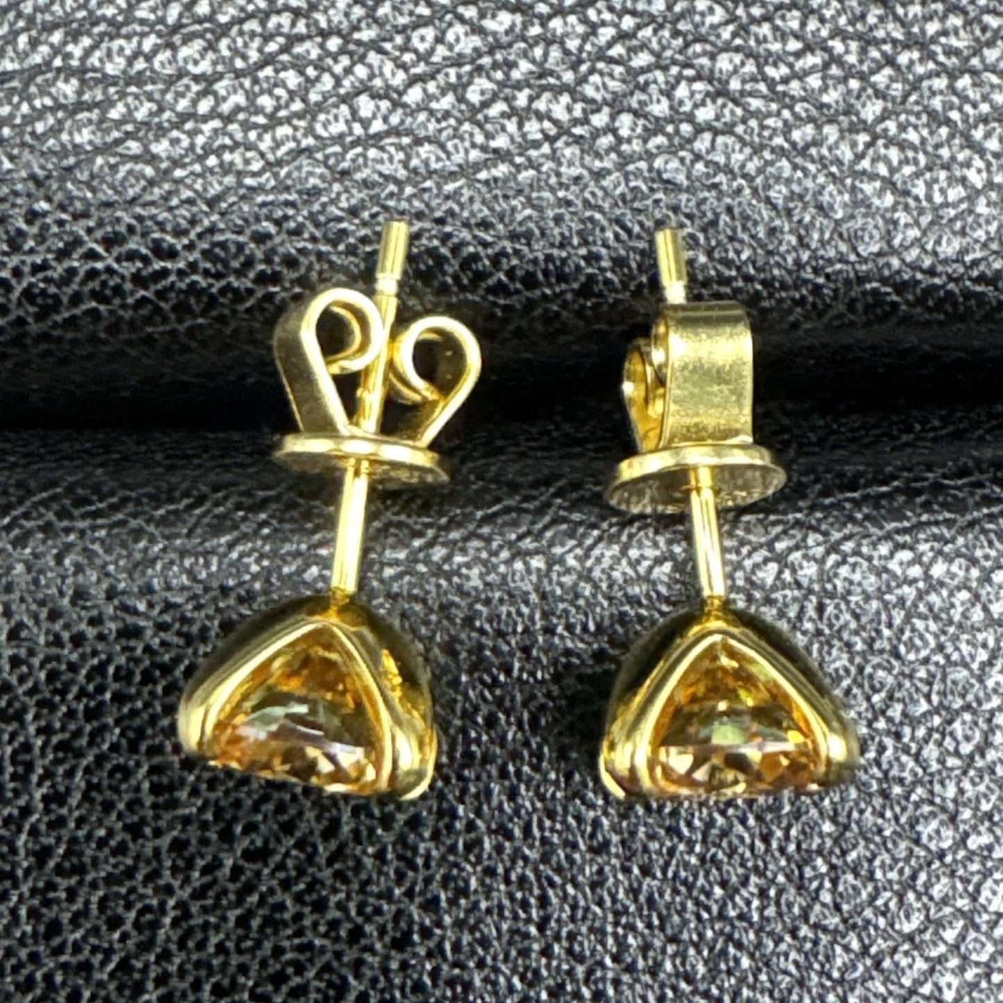 New Condition Gold Sterling Silver 2 CT Champagne Moissanite Stud Earrings GRA
