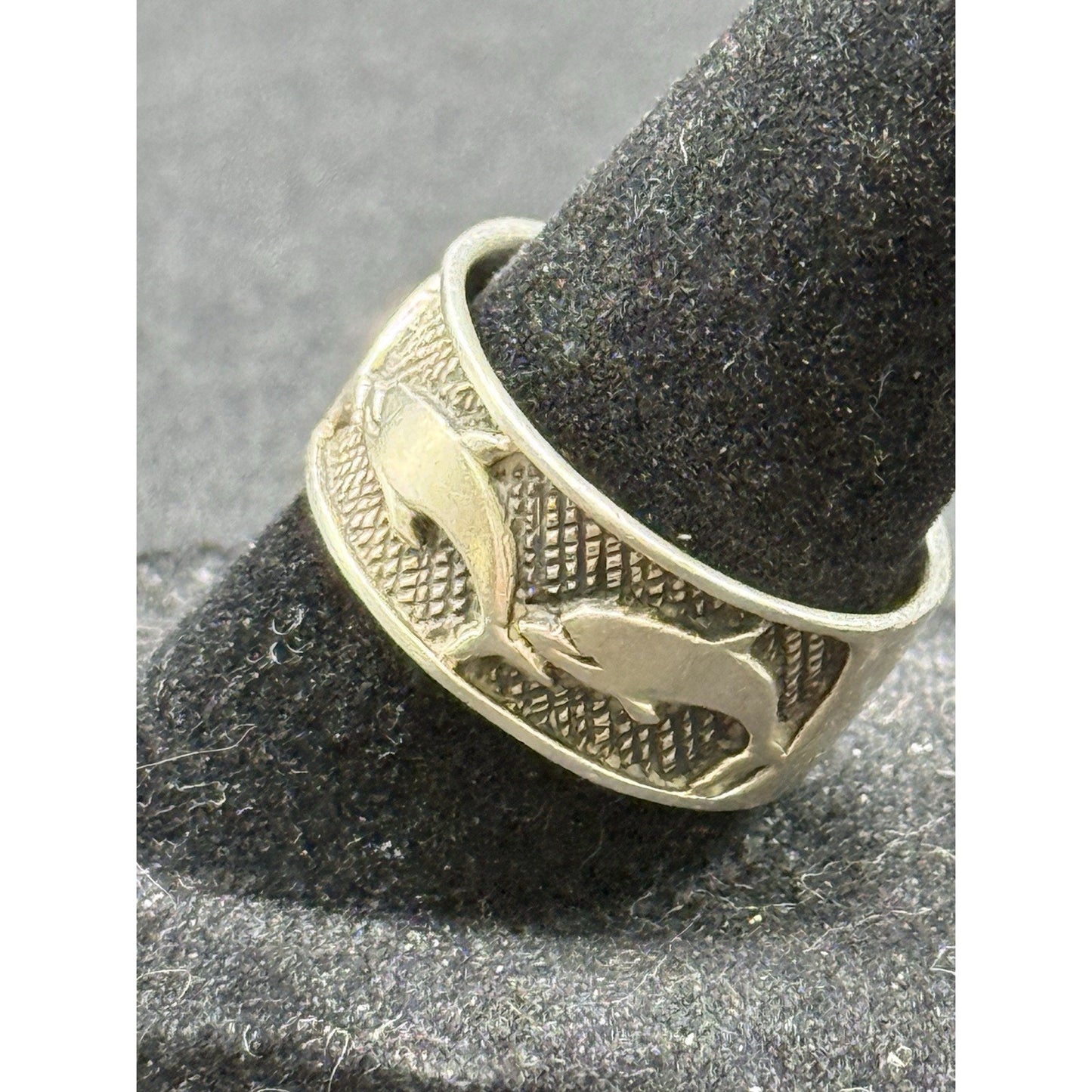 Vintage Sterling Silver Dolphin Band Ring Size 7.50 Q16