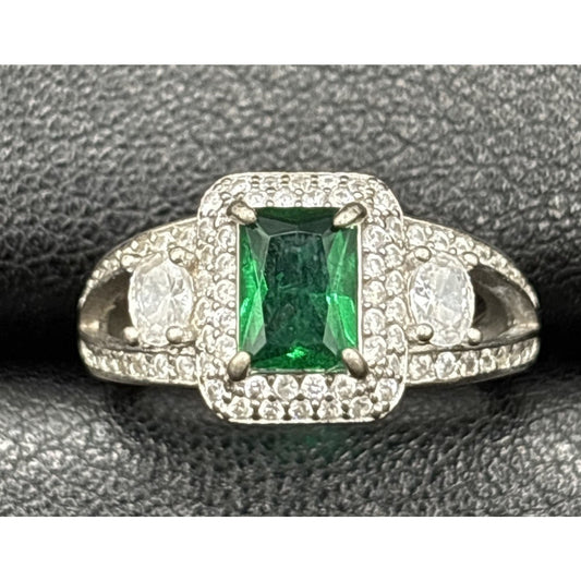 EUC Sterling Silver Green Cubic Zirconia Ring Size 6.00 3 Grams X15