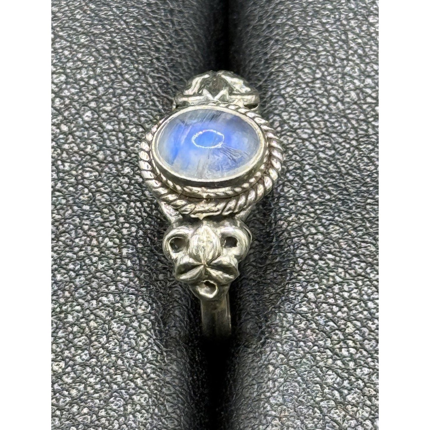 New Condition Sterling Silver Genuine Moonstone Ring Size 7.00 925
