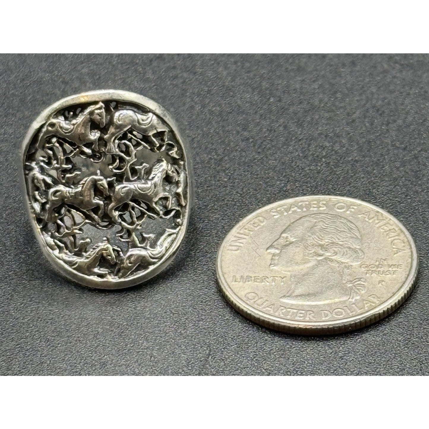 New Condition Sterling Silver Horses Galloping Signet Ring Size 7.00