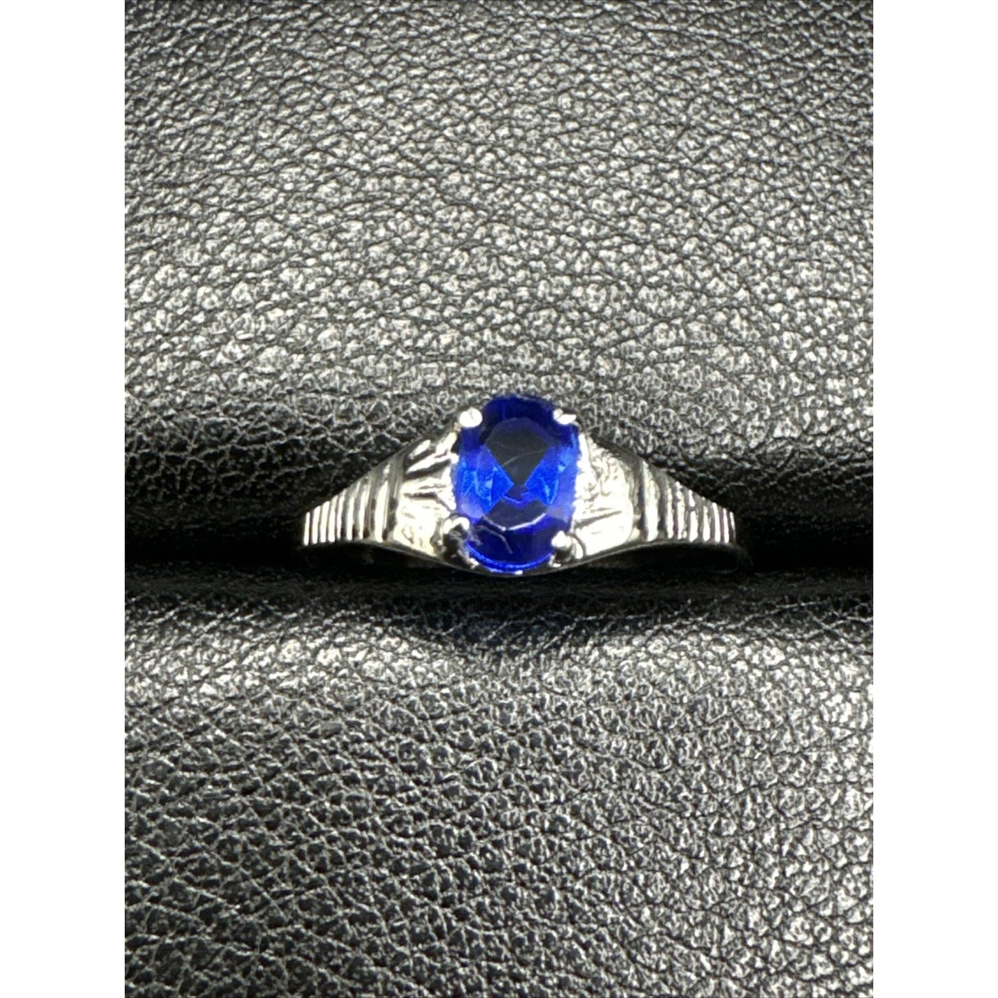 New Condition Sterling Silver Lab Created Sapphire Dainty Ring 925 Size 7