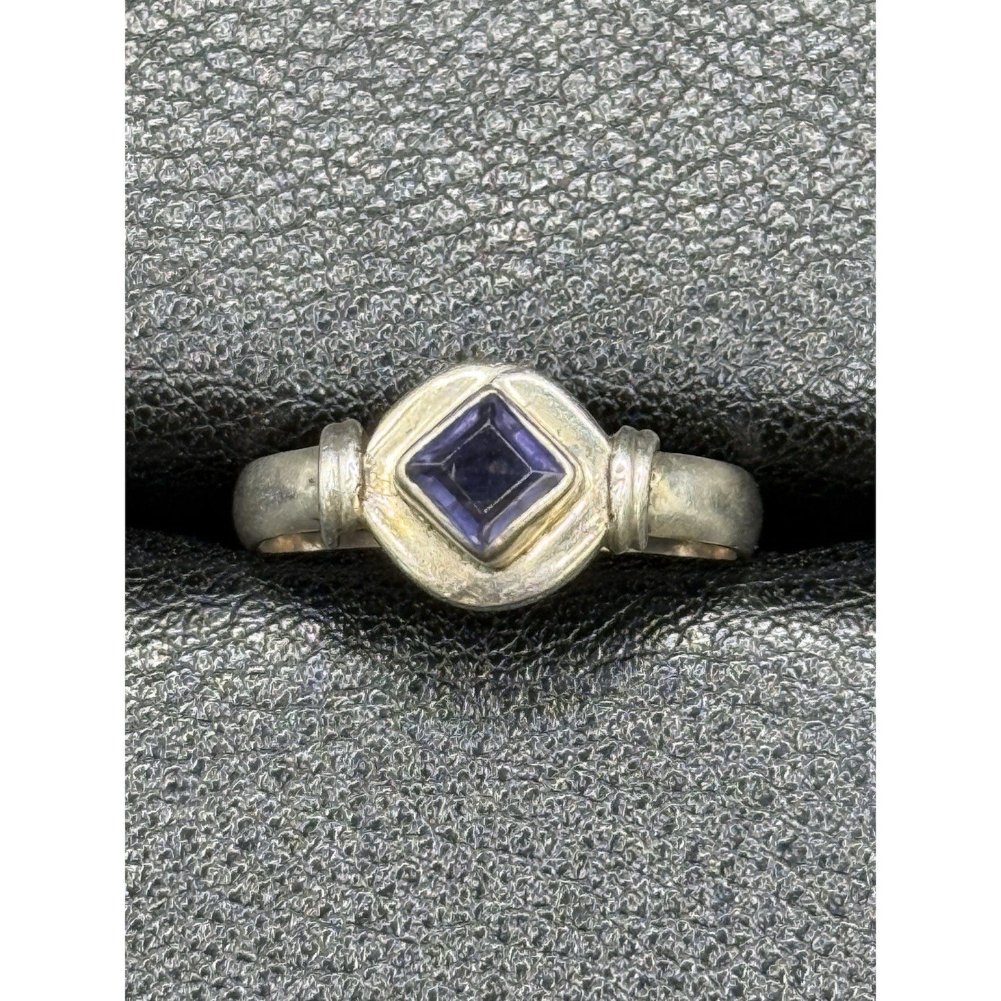 Vintage Sterling Silver Genuine Amethyst Ring Size 6.25 Q2