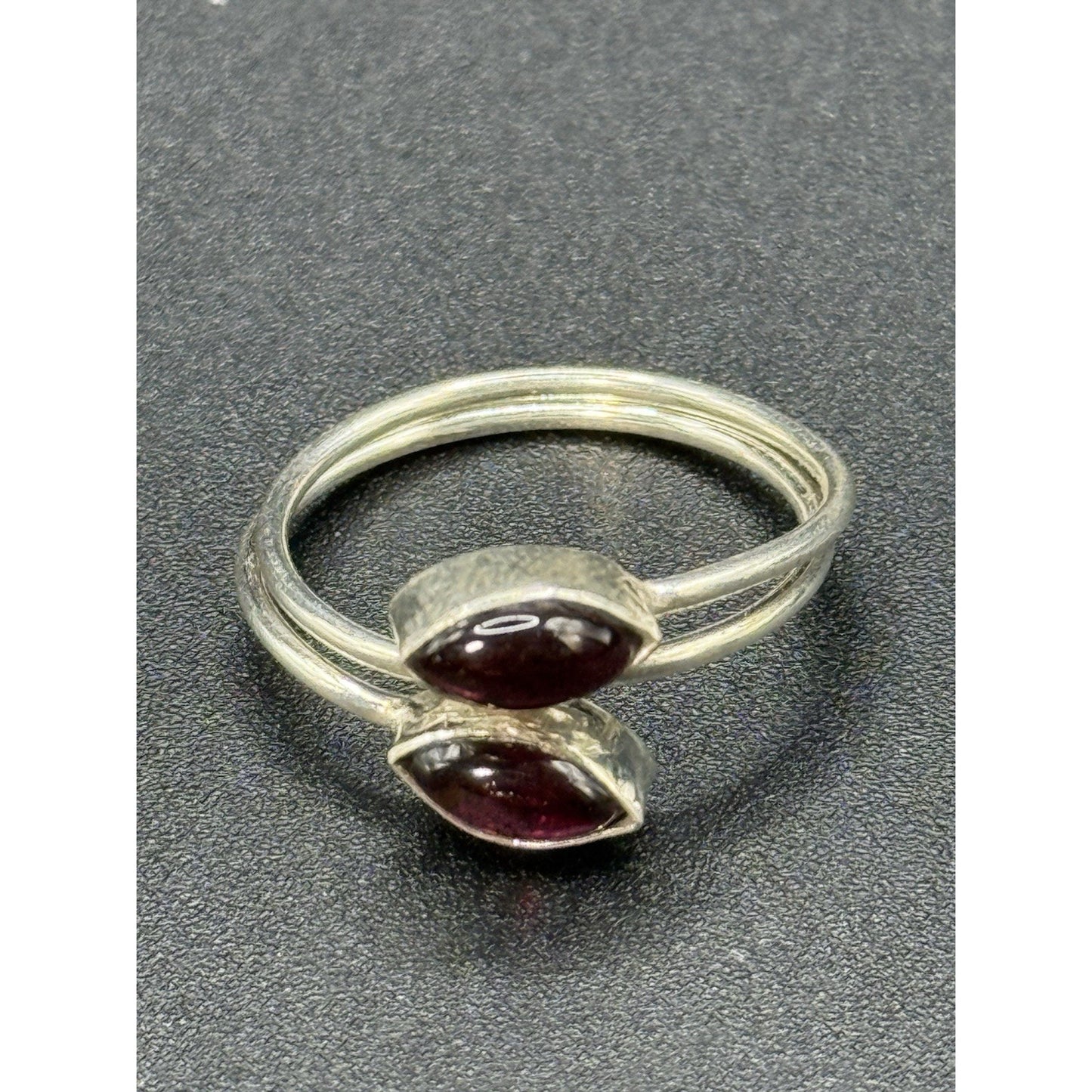 EUC Sterling Silver Double Rhodolite Garnet Ring Size 9.00 Q24