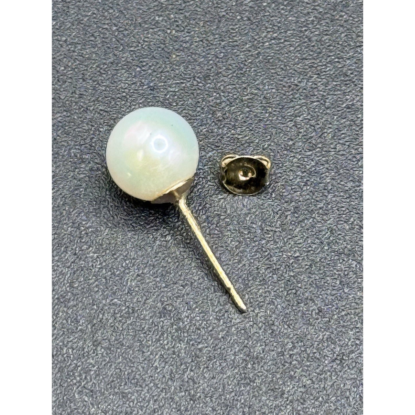New Condition 14k Gold 6MM Genuine Pearl Stud Earrings